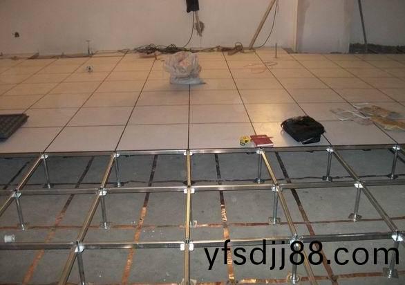 防靜(jing)電(dian)地(di)闆(ban)